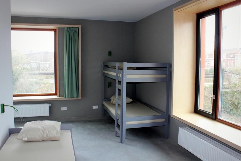Hostel Groeninghe คอร์ตไรก์ ภายนอก รูปภาพ